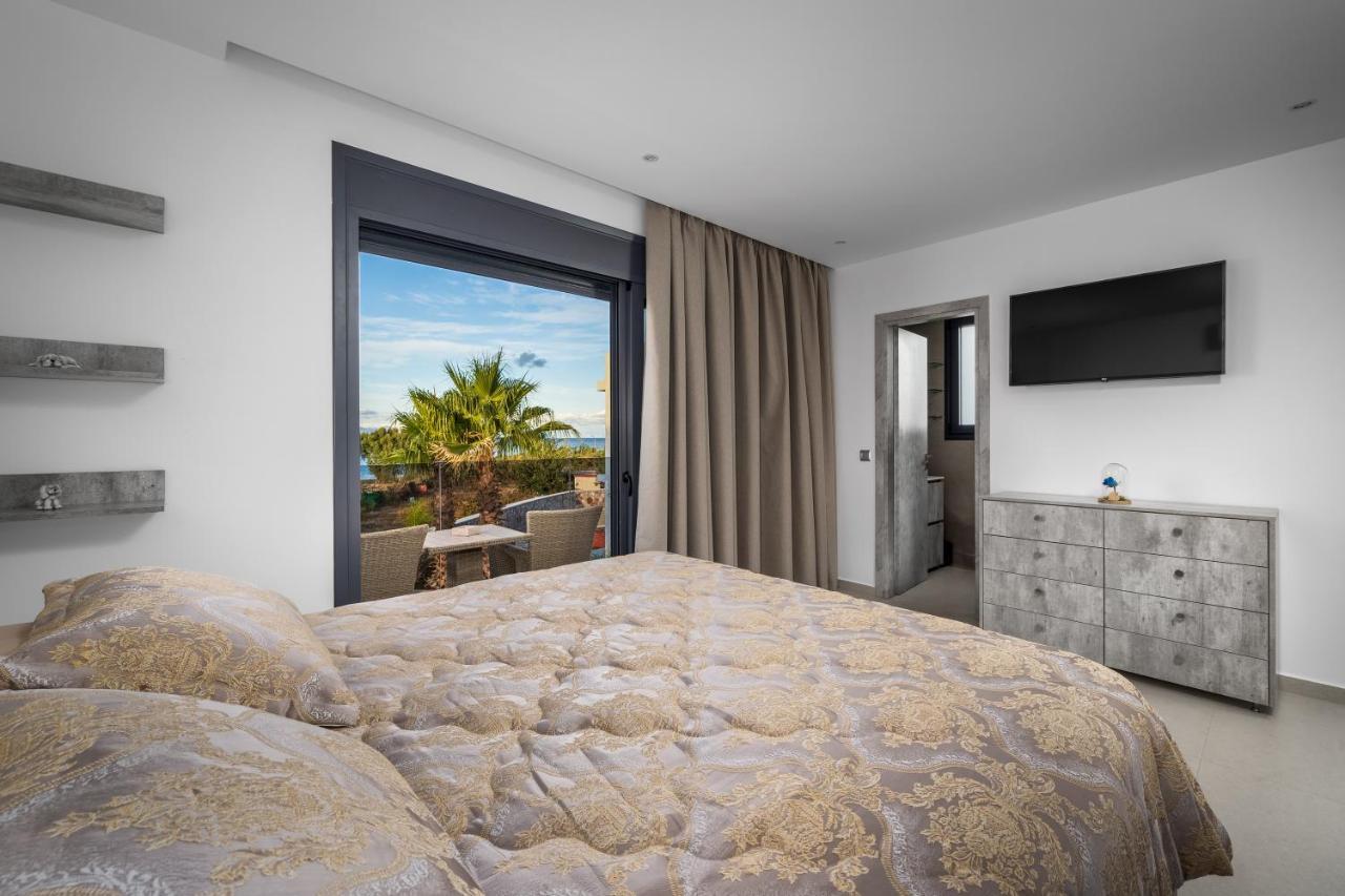 Penelope Beachfront Villa 클레마스티 외부 사진