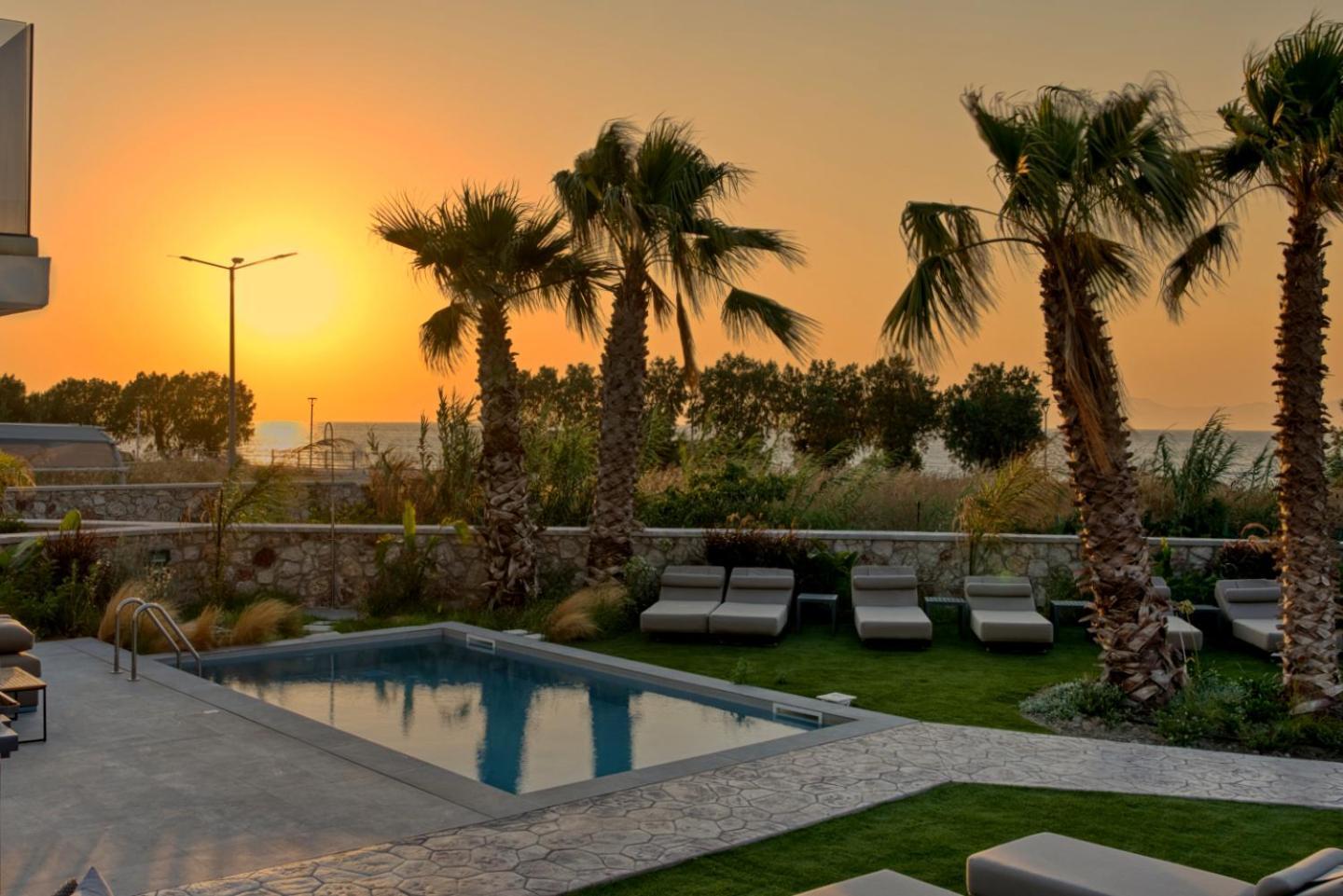 Penelope Beachfront Villa 클레마스티 외부 사진